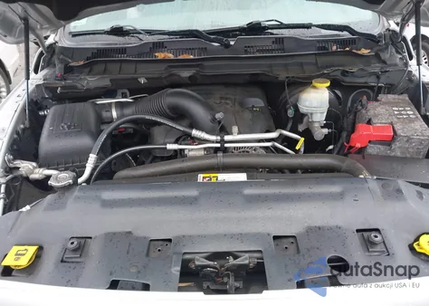 2017 Ram 1500 Express 4X4 5'7 Box z USA, uszkodzony, nr VIN 1C6RR7KT1HS844553